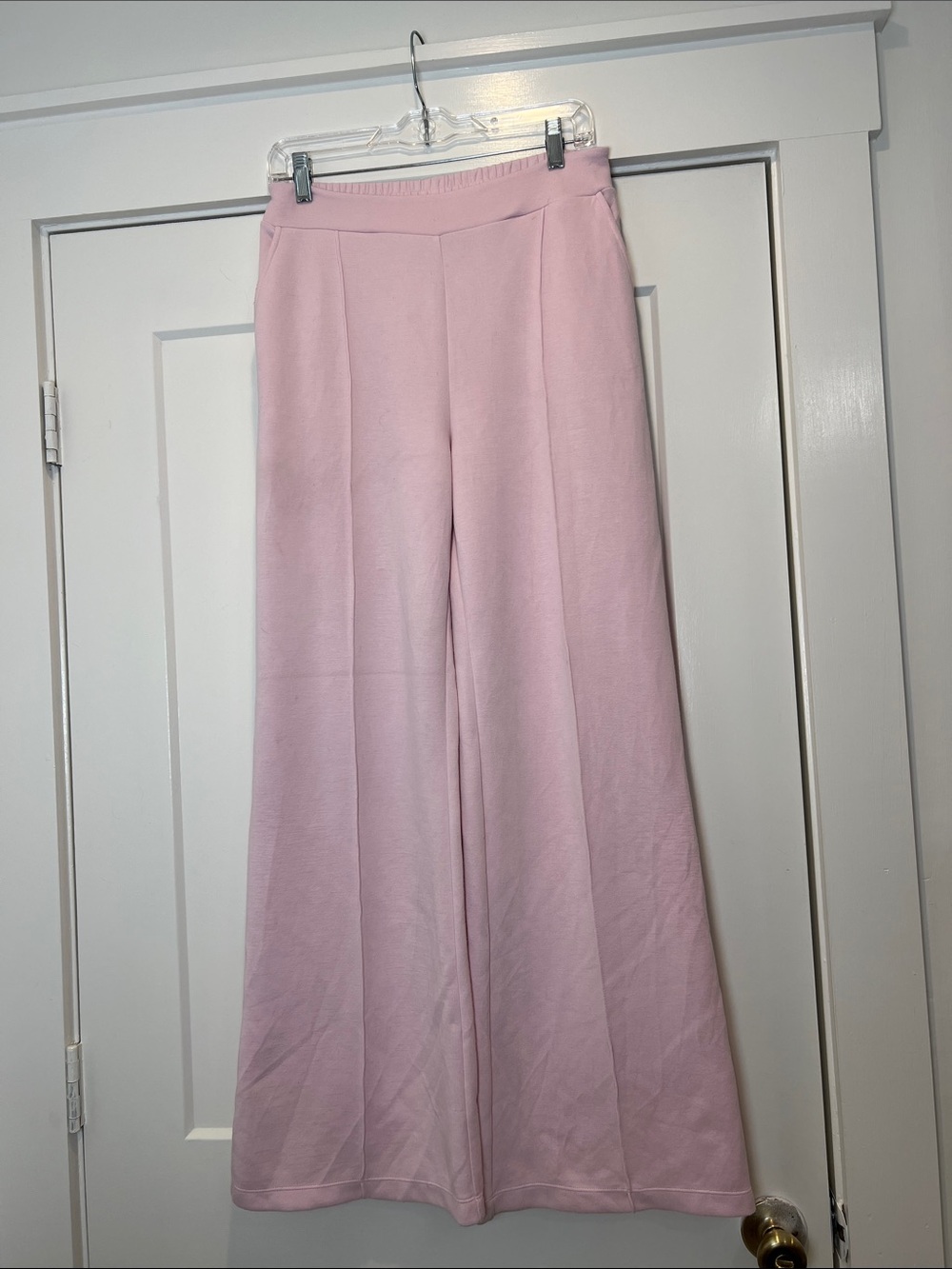Scoop Wide-Leg Pink Knit Pants with pockets size M(8-10).